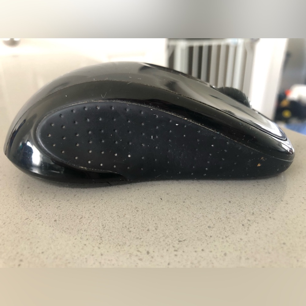 Logitech Wireless Optical Mouse - Picture 2 of 2